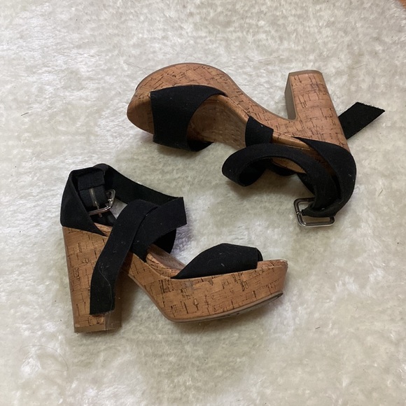 American Eagle (Payless) Heels - Picture 2 of 2